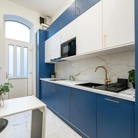 Andrassy - N14 * Budapest